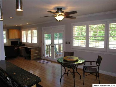 Breakfast bar and eating area