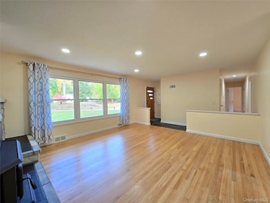 49 Colburn Dr, Poughkeepsie, NY 12603 - photo 5