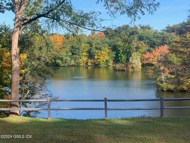 83 Burning Tree Rd, Greenwich, CT 06830 - photo 7