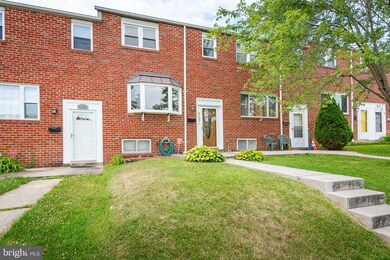 923 Regina Dr, Halethorpe, MD 21227 - photo 2