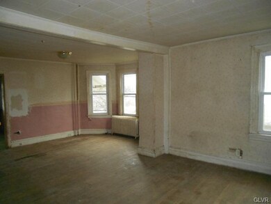 736 Wyandotte St, Bethlehem, PA 18015 - photo 2