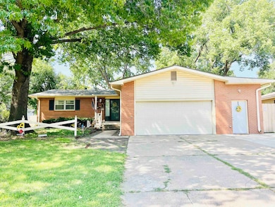 504 Warren Rd, El Dorado, KS 67042 - photo 2