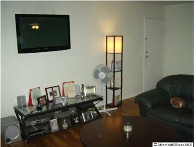 23 Juniper Ln unit B, Eatontown, NJ 07724 - photo 2