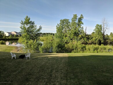 127 Lake Ridge Dr Yard