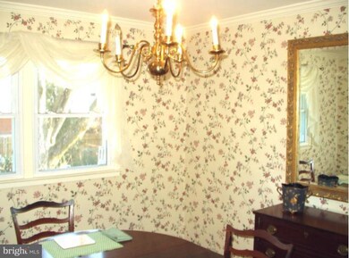 1005 Country Club Dr NE, Vienna, VA 22180 - photo 4