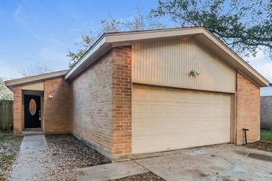 1909 Chelsea Ct, Rosenberg, TX 77471 - photo 3