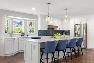 Eat-in Kitchen