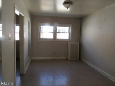 7157 Clover Ln, Upper Darby, PA 19082 - photo 3