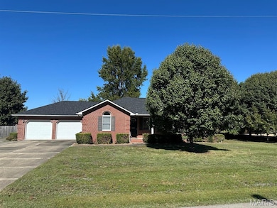 802 Chautauqua Ln, Dexter, MO 63841 - photo 2