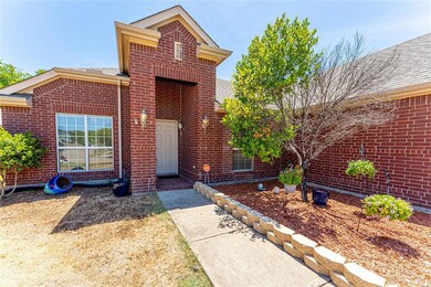 908 Rockton Dr, Wylie, TX 75098 - photo 3
