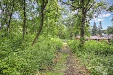 1431 Skiles Ln, Arden Hills, MN 55112 - photo 2