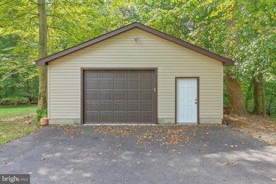 12704 Parker Ln, Clinton, MD 20735 - photo 2