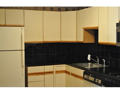 1210 Vfw Pkwy unit 9, West Roxbury, MA 02132 - photo 4