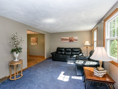 4 Kenmar Dr, Billerica, MA 01821 - photo 2