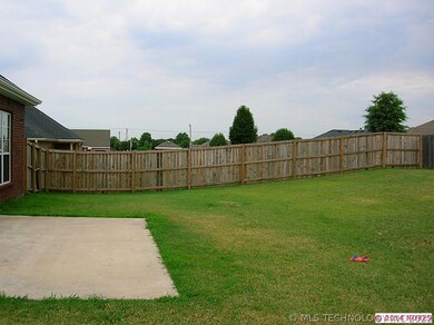 great back yard with privacy fence