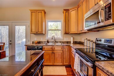 1106 Clearwater Ct, Asheboro, NC 27205 - photo 4