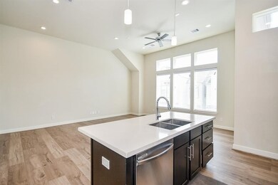 135 Knights Bridge Park Ln, Houston, TX 77018 - photo 6