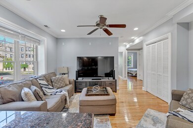 6056 N Washtenaw Ave unit 6056, Chicago, IL 60659 - photo 3