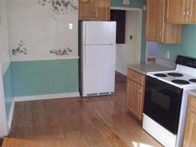 54 Uncatena Ave, Worcester, MA 01606 - photo 4