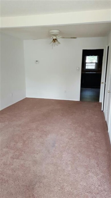 213C Woodcrest Cir, Warner Robins, GA 31093 - photo 2