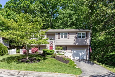 8 Beaver Creek Ct, Cranston, RI 02921 - photo 3