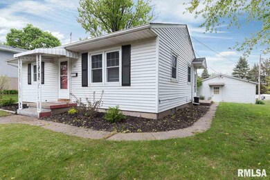 1340 W 38th St, Davenport, IA 52806 - photo 2