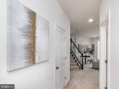 42237 Lancaster Woods Square, Chantilly, VA 20152 - photo 3