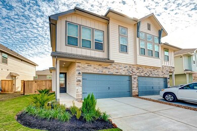 22711 Sutherland Bend Ln, Richmond, TX 77469 - photo 2