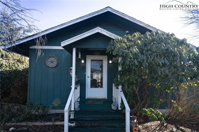QUAINT...TRANQUILE...RELAXING...A cottage for all