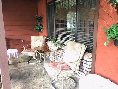 100 Saradan Ln, Grants Pass, OR 97527 - photo 4