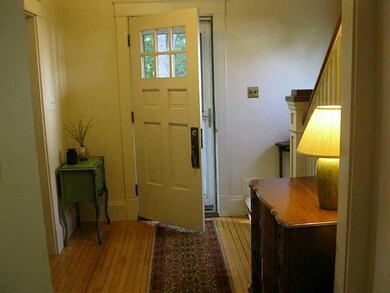 Foyer.