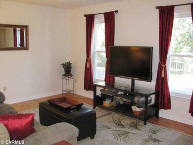 Den/Family/Great Room - Family Room with Laminate 