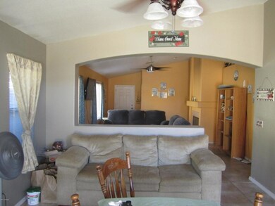 866 Pima Ave 010