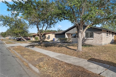 914 Brock Dr, Corpus Christi, TX 78412 - photo 4