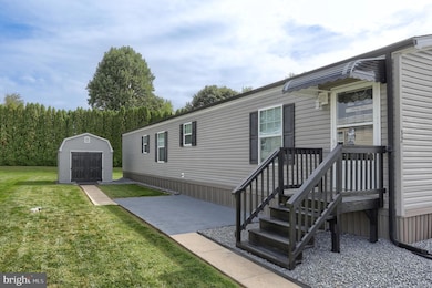 1300 E Kercher Ave unit 32, Myerstown, PA 17067 - photo 2