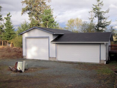 Detached Garage/Shop & RV Storage