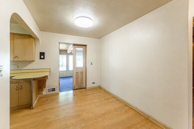 322 Keller Ave, Waukegan, IL 60085 - photo 3