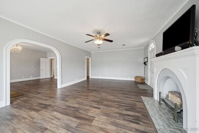 1225 S Delaware Ave, Okmulgee, OK 74447 - photo 7