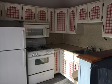 9687 Stony Hollow Dr, Tobyhanna, PA 18466 - photo 7