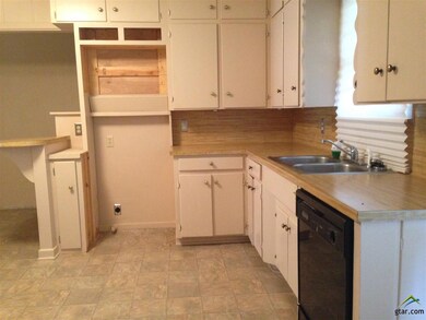 3143 S Donnybrook Ave, Tyler, TX 75701 - photo 2