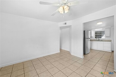 1011 Hackberry St unit A&B, San Marcos, TX 78666 - photo 5