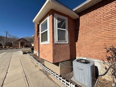 73 Garden St, Helper, UT 84526 - photo 4