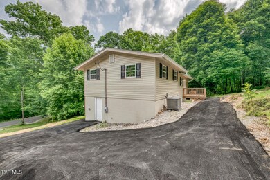 3569 Greenwood dr-3