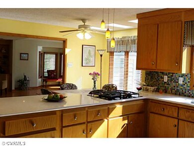 Kitchen - Open Floor Plan is Great for Entertainin