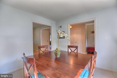 329 E Appletree Aly, Mount Joy, PA 17552 - photo 7