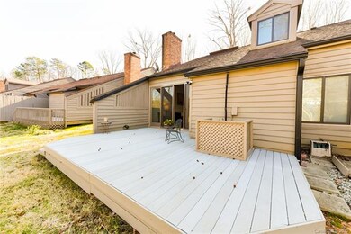 Beautiful, spacious rear deck with composite decki