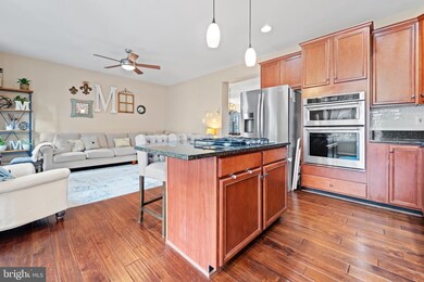 42914 Overly Square, Chantilly, VA 20152 - photo 3