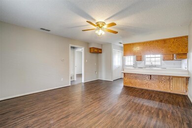 5005 Green Tree Ln unit B, Joshua, TX 76058 - photo 5