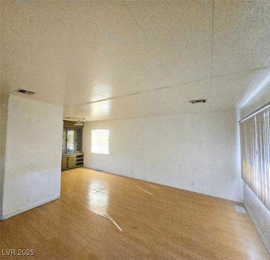 2257 Toiyabe St, Las Vegas, NV 89156 - photo 7