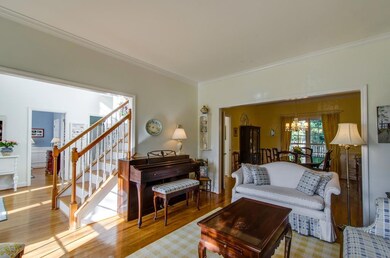 Another view of this great room.